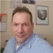 Impartisce lezioni di Matematica ai ragazzi di scuola Elementare, Media e Superiore